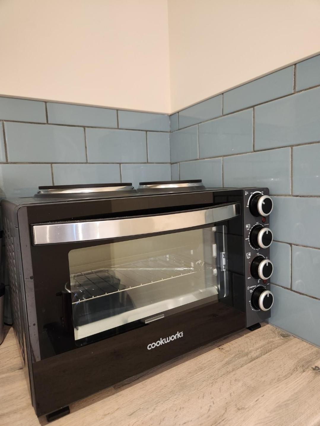 Ensuite Studio Flat Crawley-Gatwick Ifield Bagian luar foto